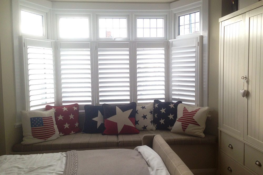 Automatic living room window shutters
